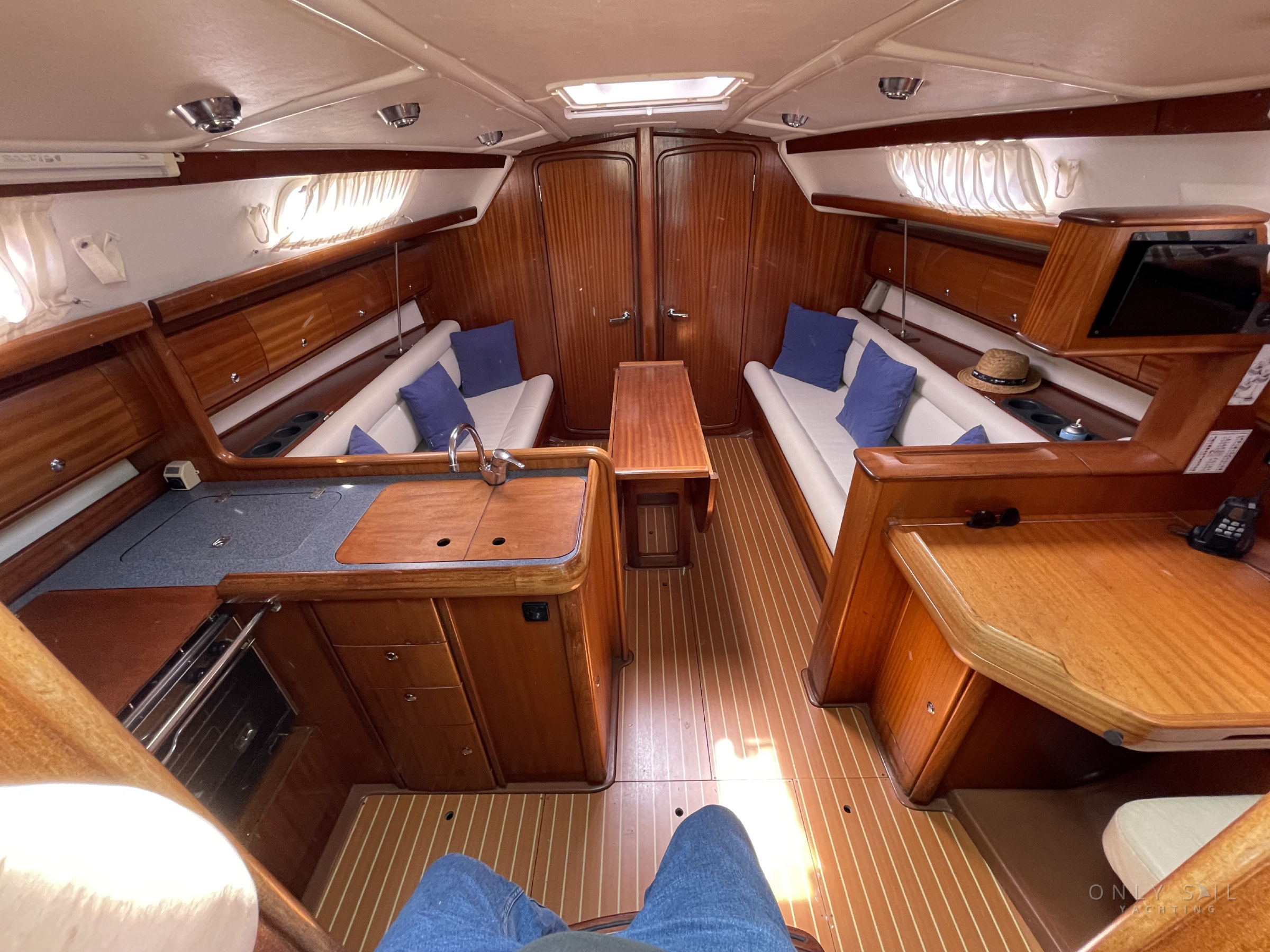 2004 Bavaria 36 — photo 11
