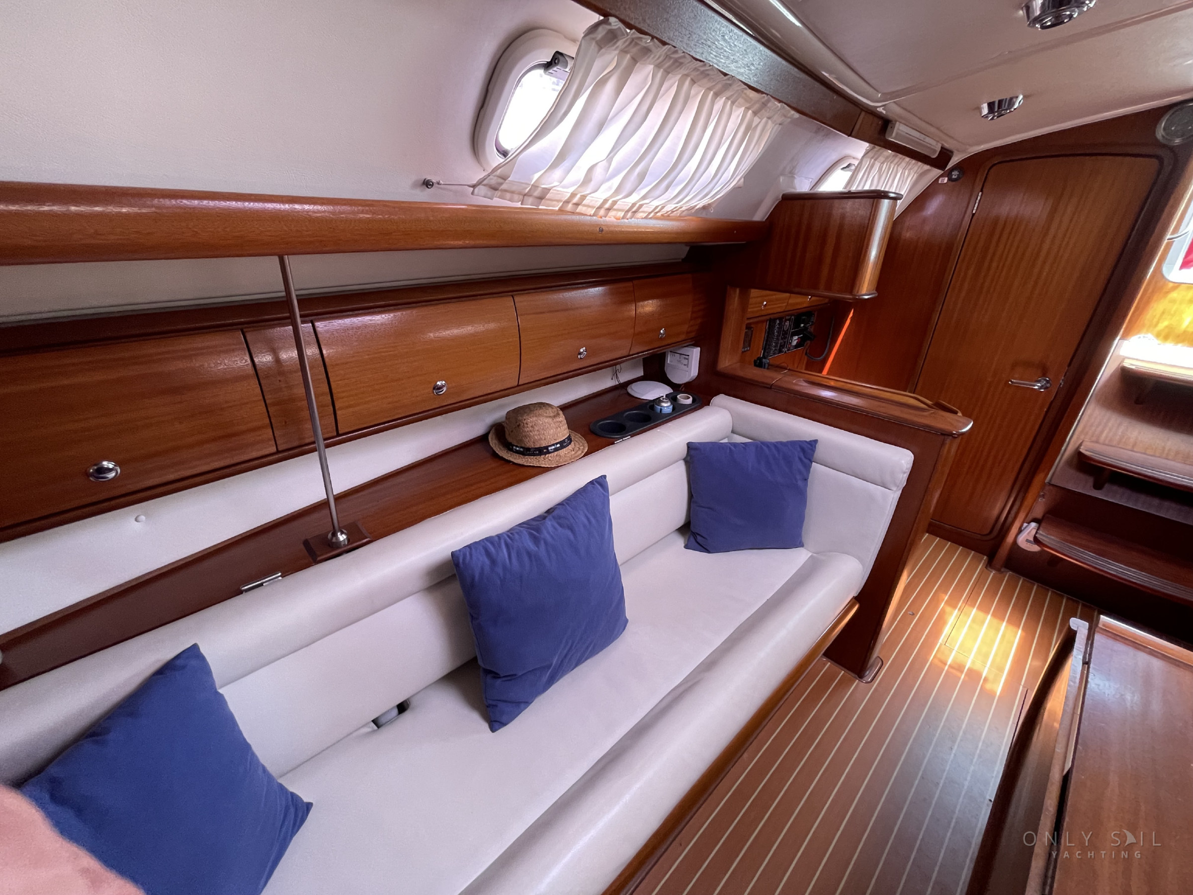 2004 Bavaria 36 — photo 18