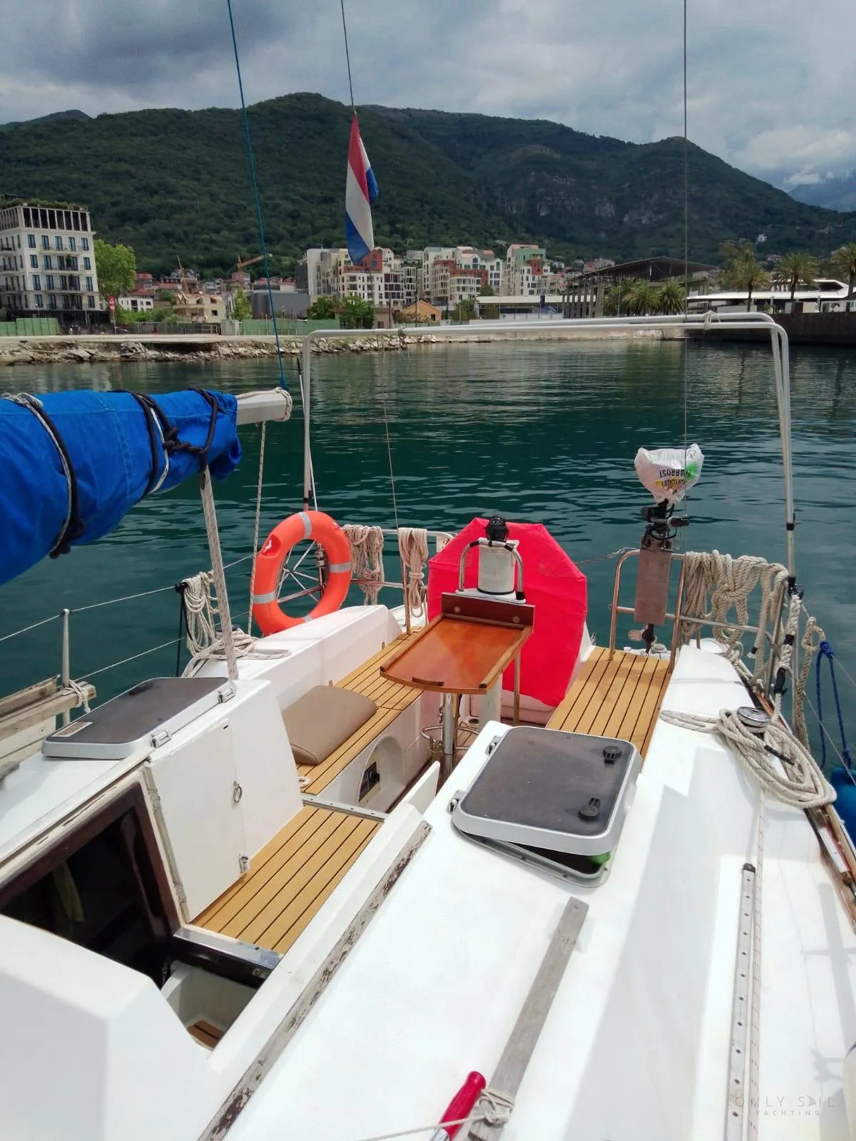 1989 Dromor 32 — photo 2